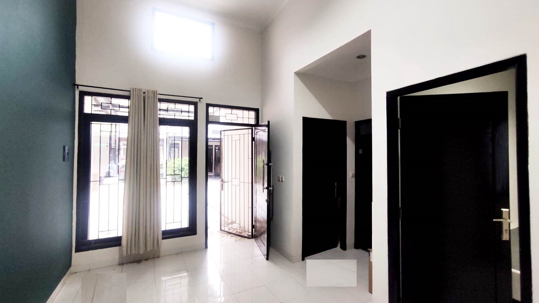 Rumah Baru Renovasi, Minimalis, Siap huni, Lokasi strategis di Ceger