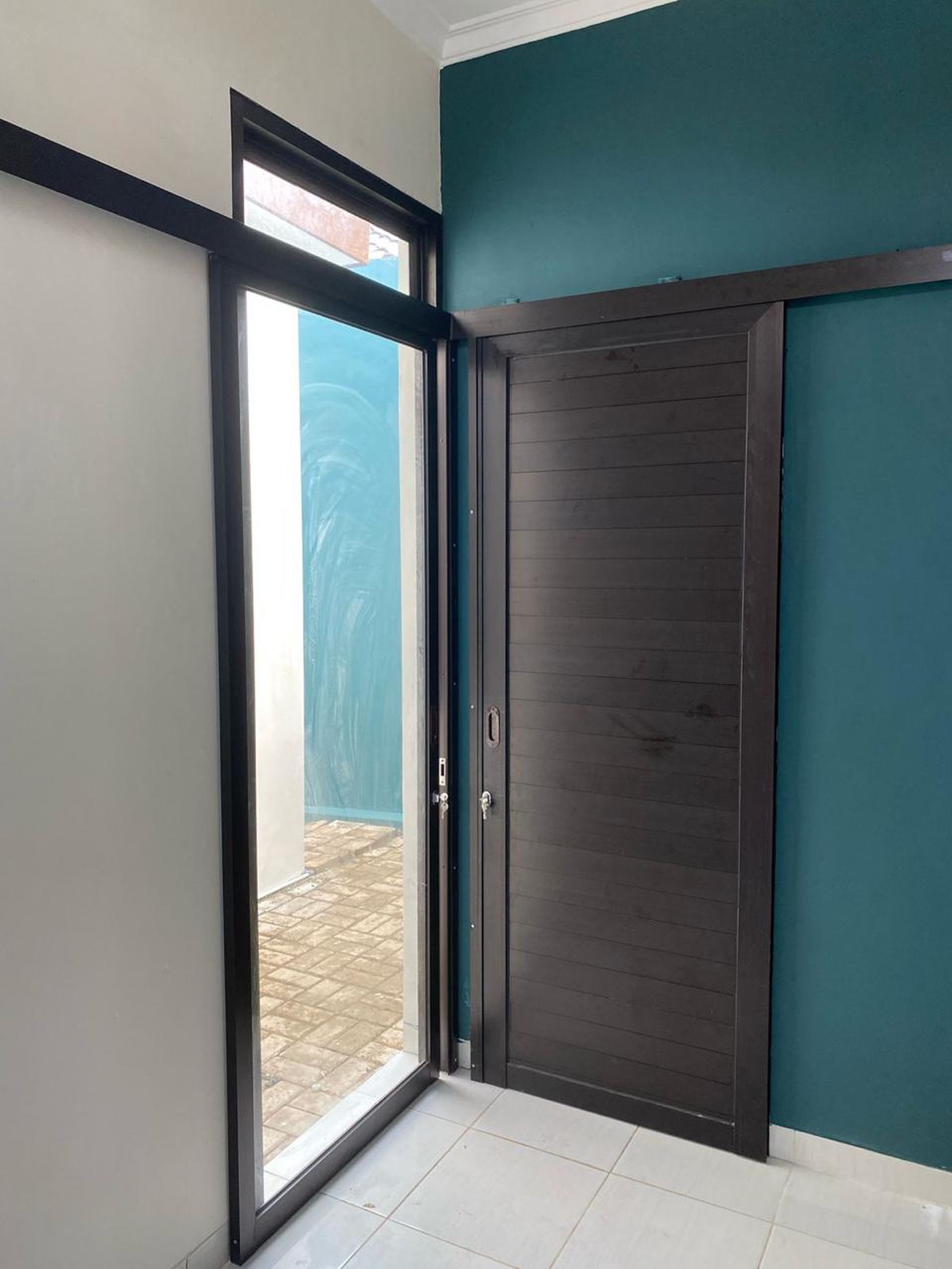 Rumah Baru Renovasi, Minimalis, Siap huni, Lokasi strategis di Ceger