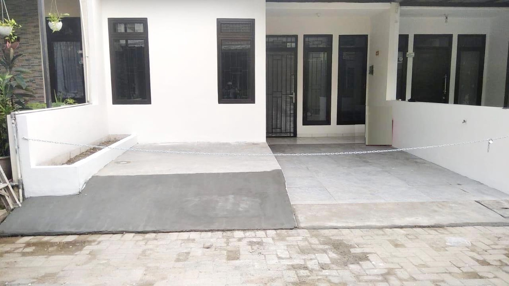 Rumah Baru Renovasi, Minimalis, Siap huni, Lokasi strategis di Ceger