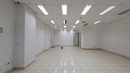 Jarang ada, Ruko 2 lantai lebar 7. Luas, rapih, siap pakai. Di bawah French Walk Tower Evian, MOI, Kelapa Gading