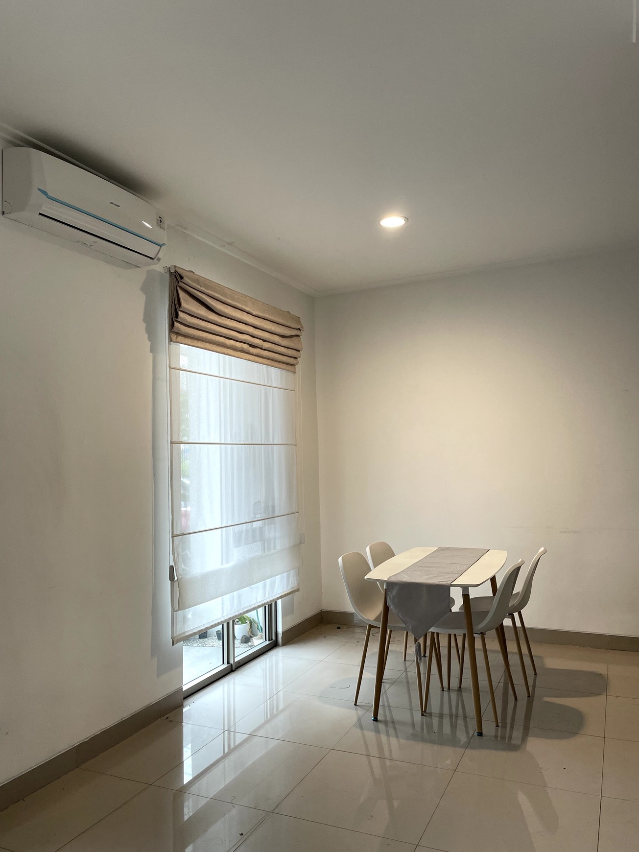 DIJUAL RUMAH MINIMALIS di PIK 2