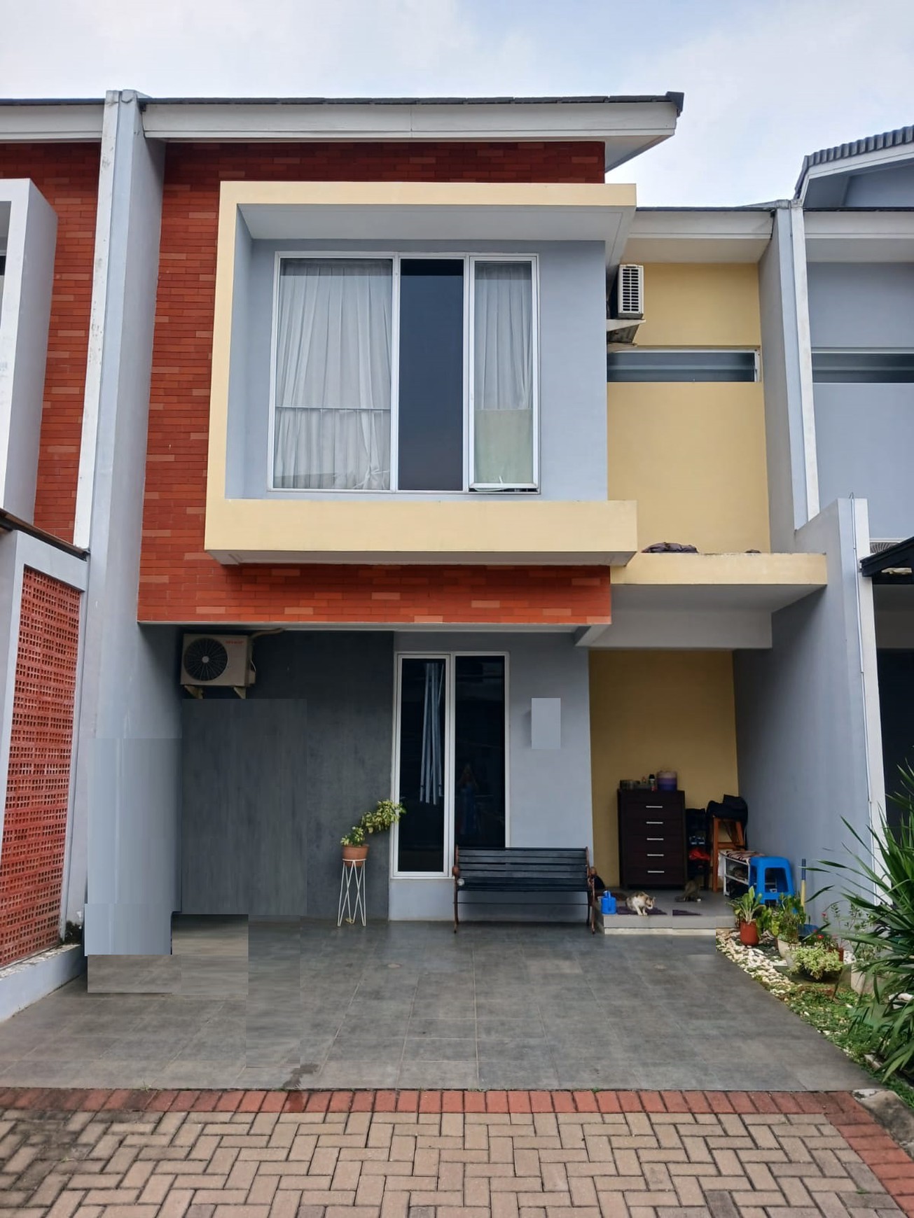 Rumah Minimalis lokasi strategis di Ciputat.