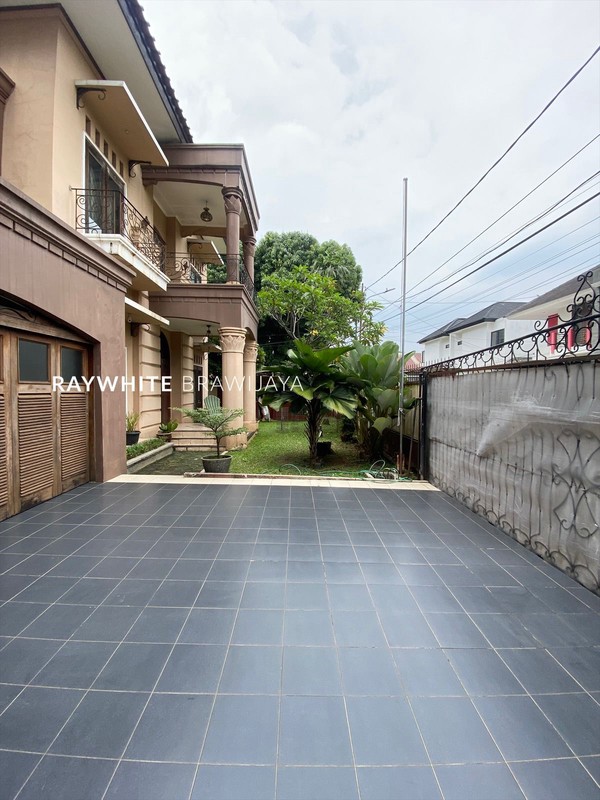 Rumah Hitung Tanah Area Cipete