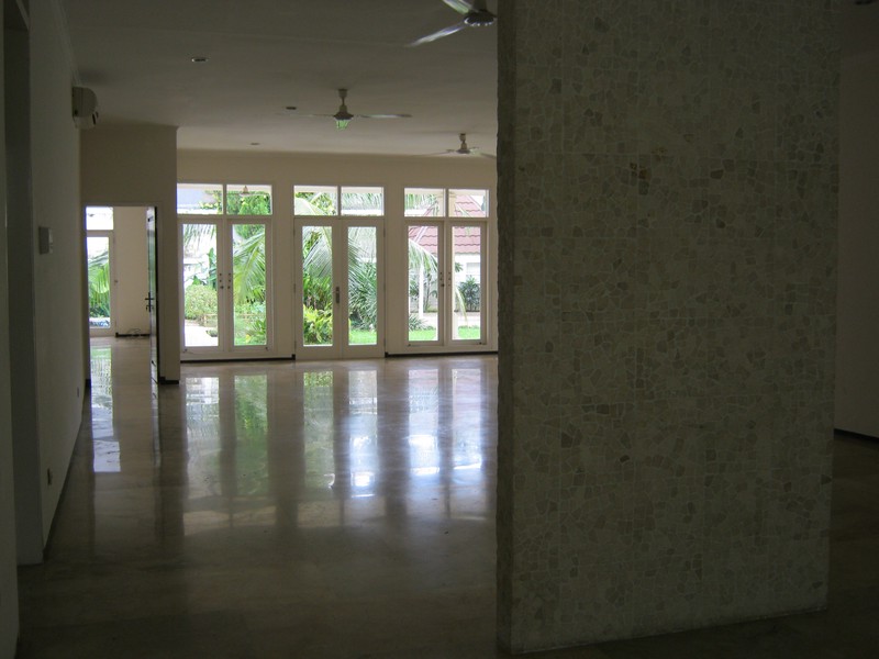 Rumah Disewakan Cocok Untuk Ekspatriate Lingkungan Yang Nyaman Lokasi Di Kemang, Jakarta Selatan
