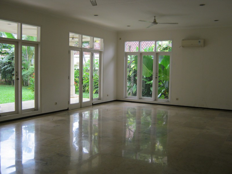 Rumah Disewakan Cocok Untuk Ekspatriate Lingkungan Yang Nyaman Lokasi Di Kemang, Jakarta Selatan