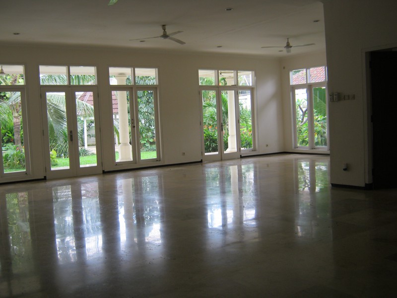 Rumah Disewakan Cocok Untuk Ekspatriate Lingkungan Yang Nyaman Lokasi Di Kemang, Jakarta Selatan