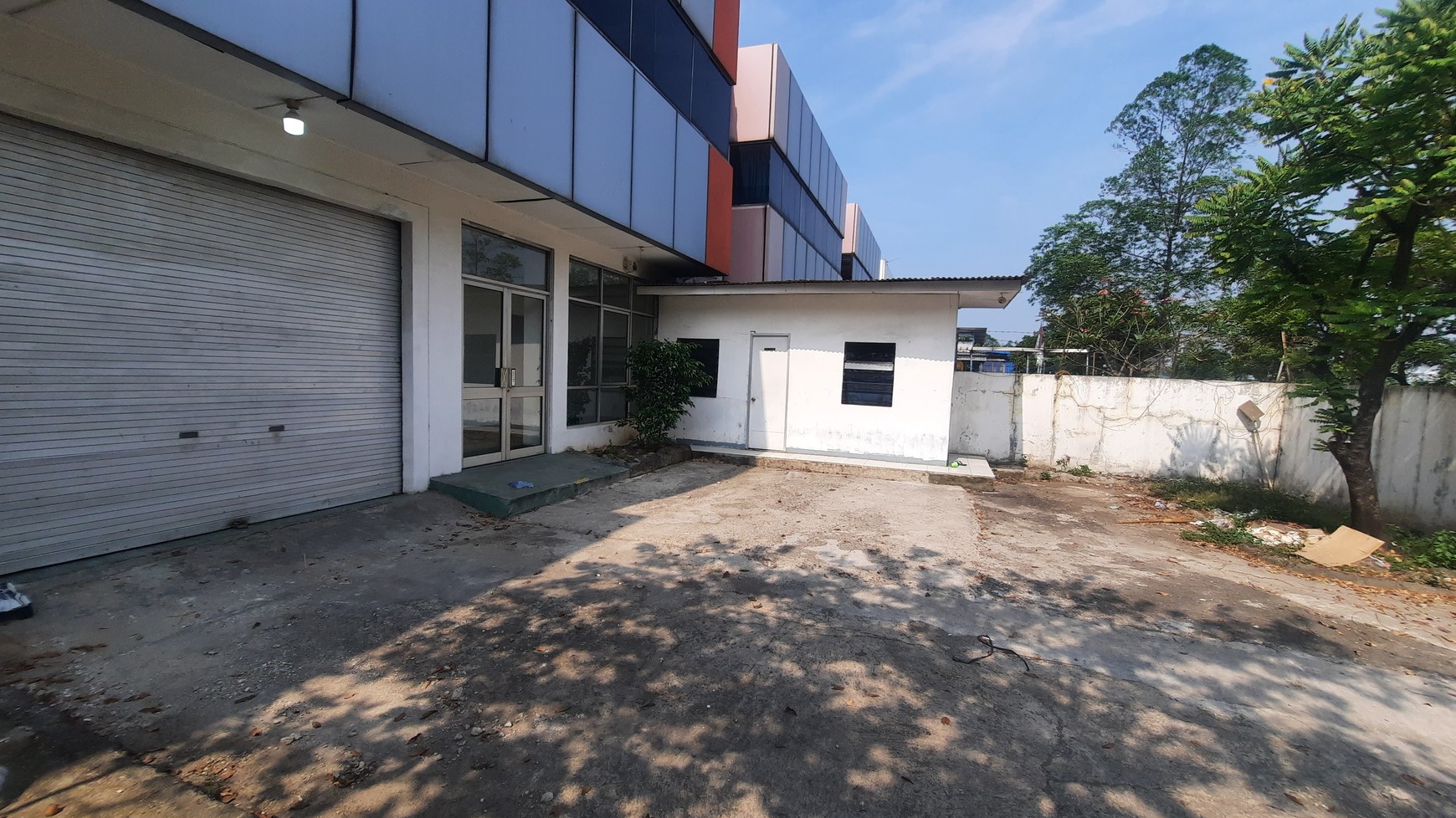 DISEWAKAN GUDANG DAN KANTOR TOB DI KAWASAN INDUSTRI JABABEKA TAHAP 2 DEKAT PINTU TOL CIKARANG UTARA DAN CIKARANG BARAT