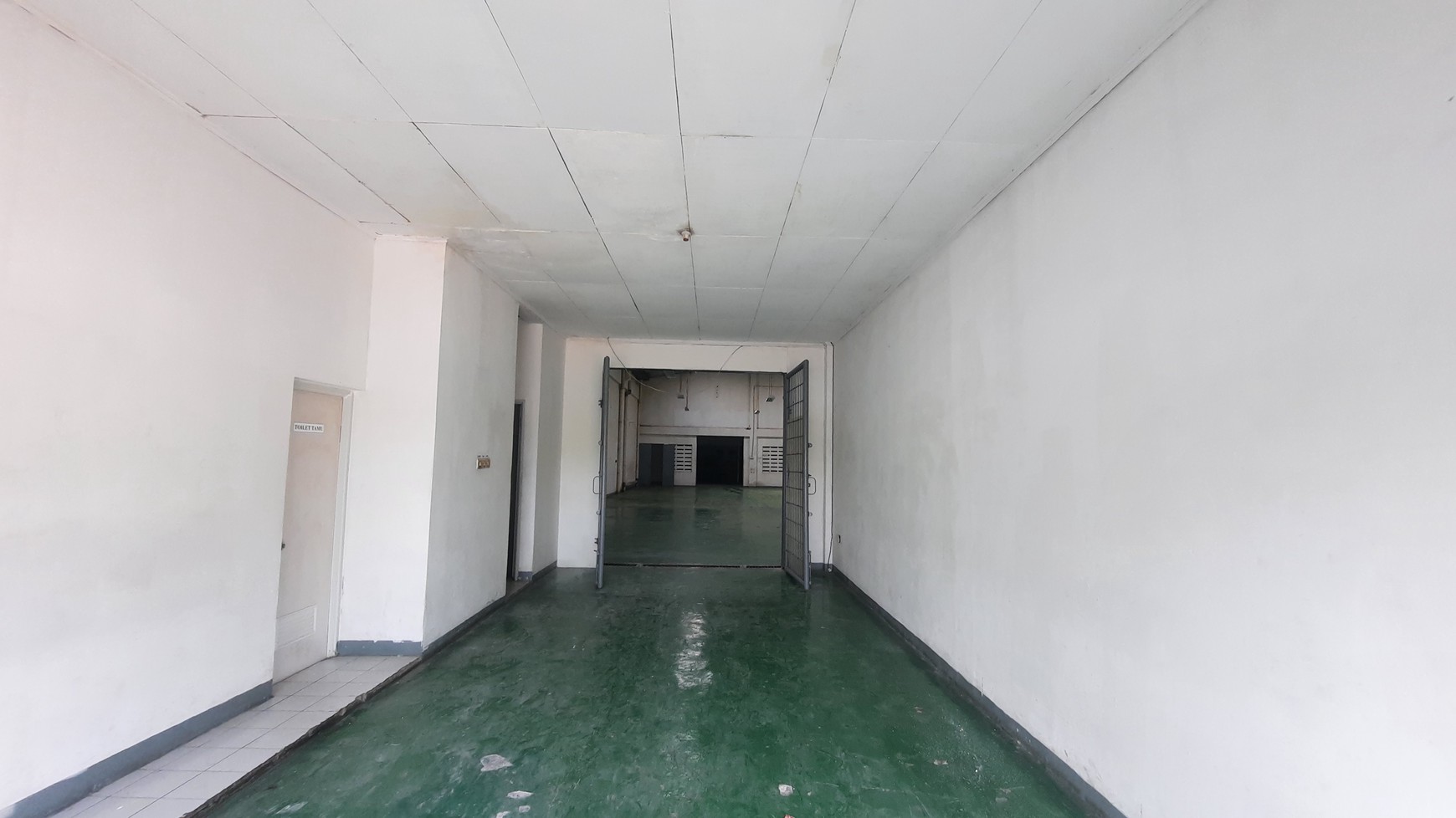 DISEWAKAN GUDANG DAN KANTOR TOB DI KAWASAN INDUSTRI JABABEKA TAHAP 2 DEKAT PINTU TOL CIKARANG UTARA DAN CIKARANG BARAT