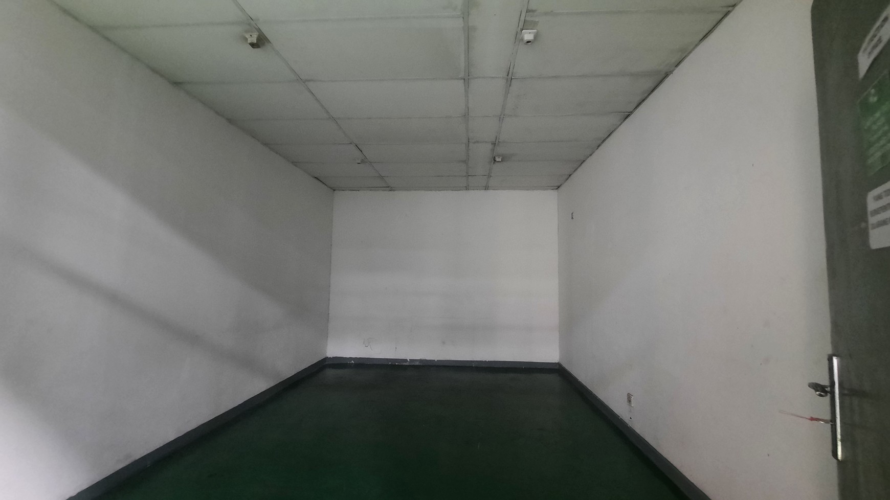 DISEWAKAN GUDANG DAN KANTOR TOB DI KAWASAN INDUSTRI JABABEKA TAHAP 2 DEKAT PINTU TOL CIKARANG UTARA DAN CIKARANG BARAT