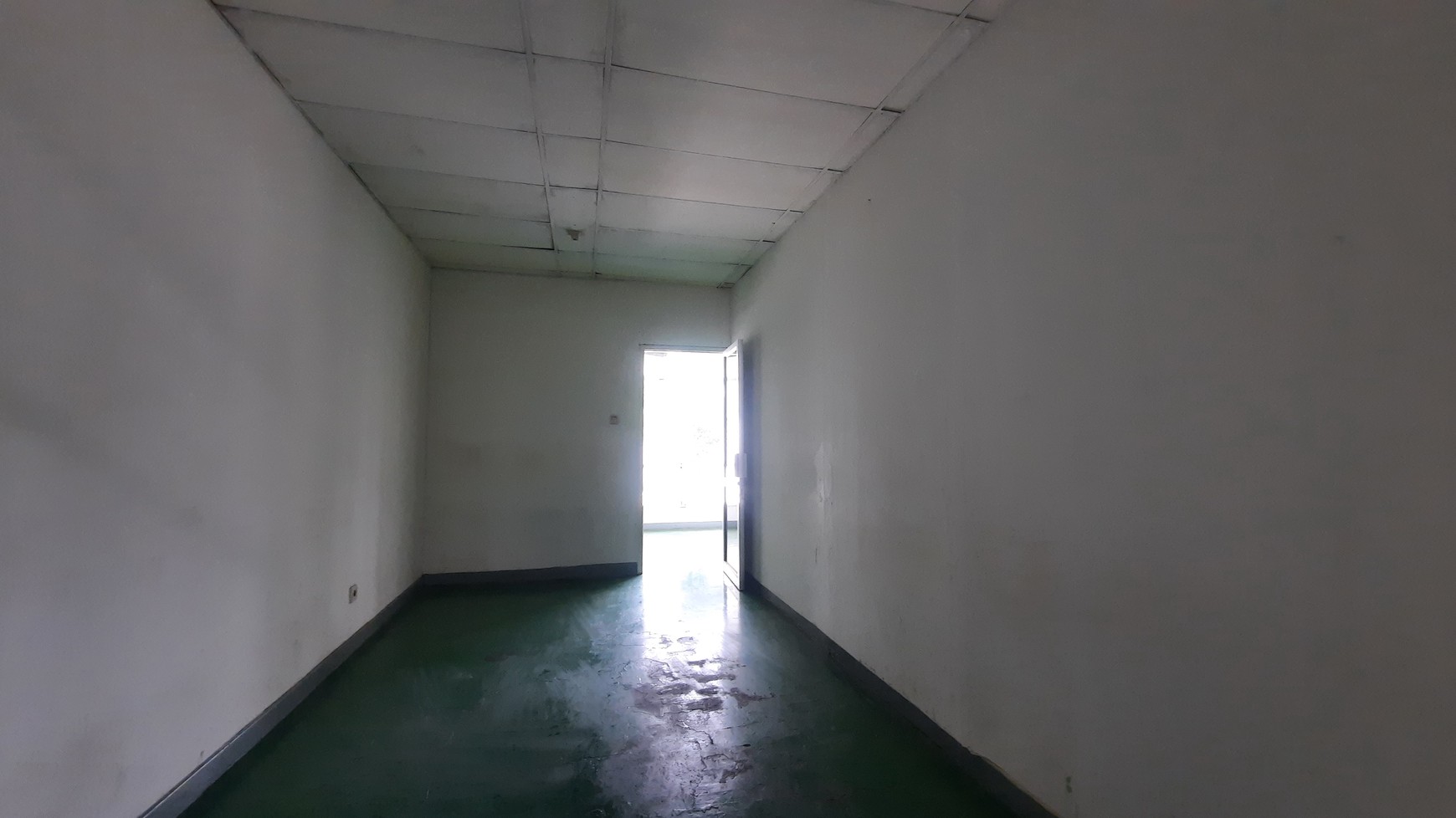 DISEWAKAN GUDANG DAN KANTOR TOB DI KAWASAN INDUSTRI JABABEKA TAHAP 2 DEKAT PINTU TOL CIKARANG UTARA DAN CIKARANG BARAT