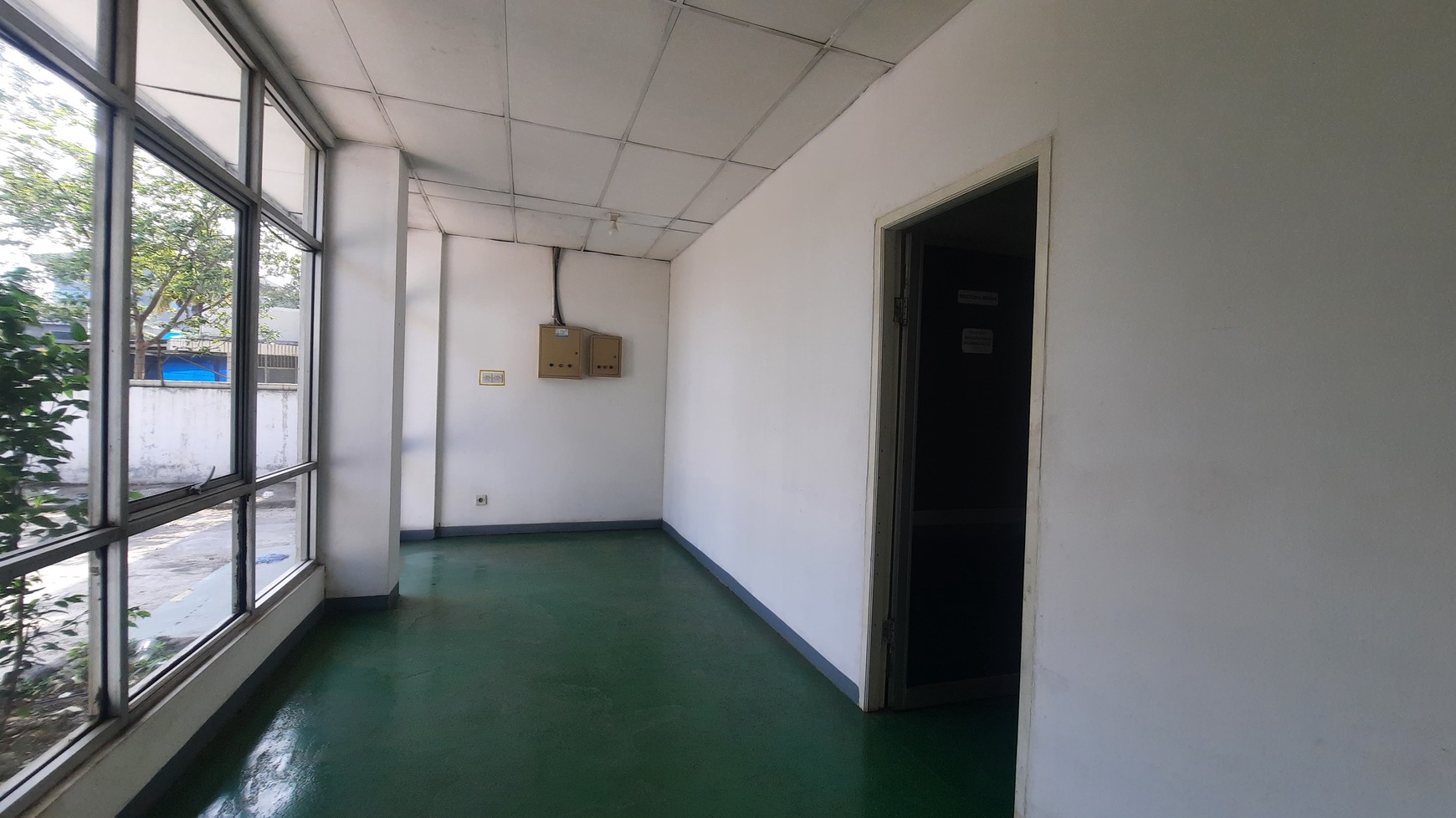 DISEWAKAN GUDANG DAN KANTOR TOB DI KAWASAN INDUSTRI JABABEKA TAHAP 2 DEKAT PINTU TOL CIKARANG UTARA DAN CIKARANG BARAT