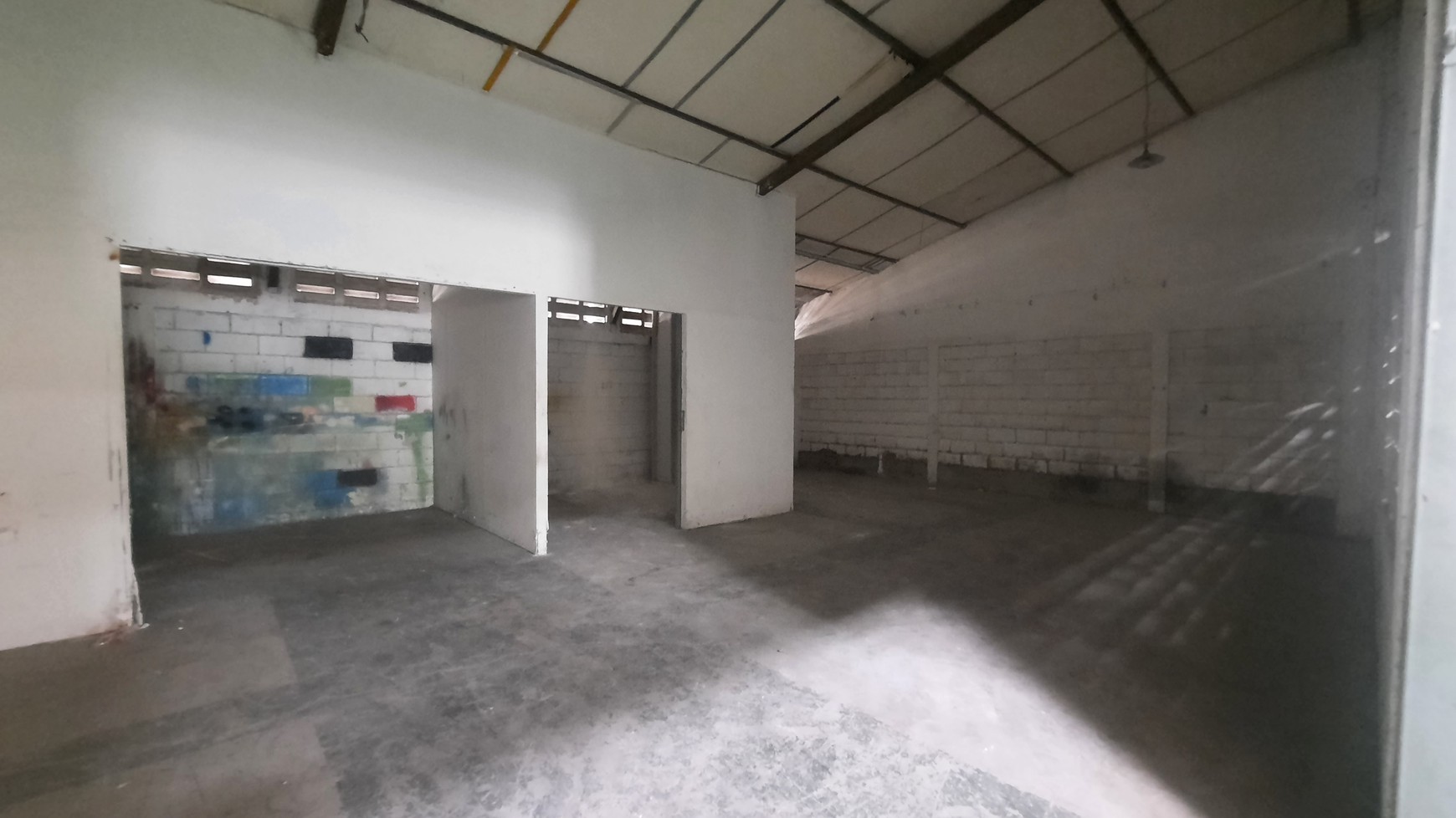 DISEWAKAN GUDANG DAN KANTOR TOB DI KAWASAN INDUSTRI JABABEKA TAHAP 2 DEKAT PINTU TOL CIKARANG UTARA DAN CIKARANG BARAT