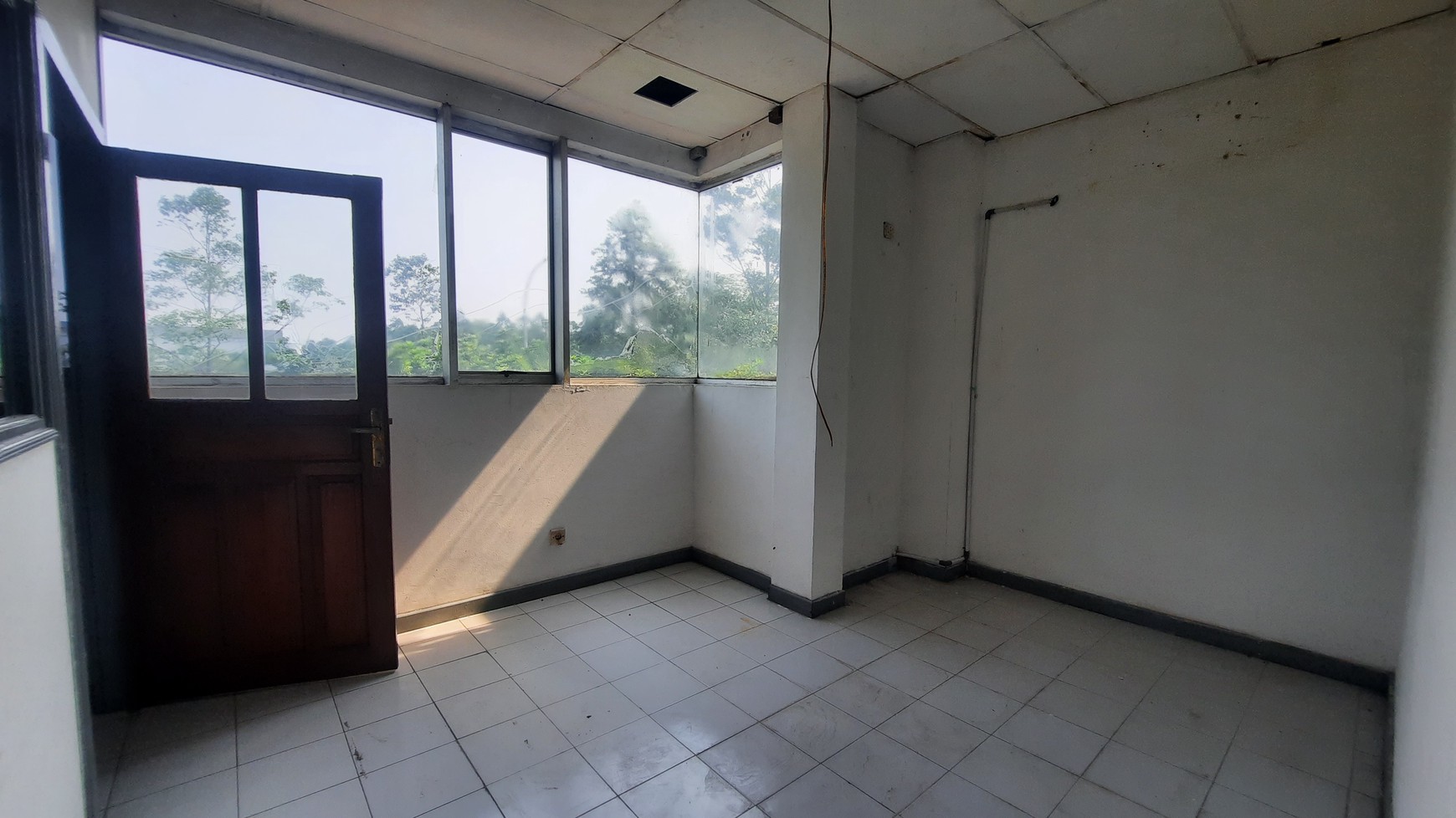 DISEWAKAN GUDANG DAN KANTOR TOB DI KAWASAN INDUSTRI JABABEKA TAHAP 2 DEKAT PINTU TOL CIKARANG UTARA DAN CIKARANG BARAT