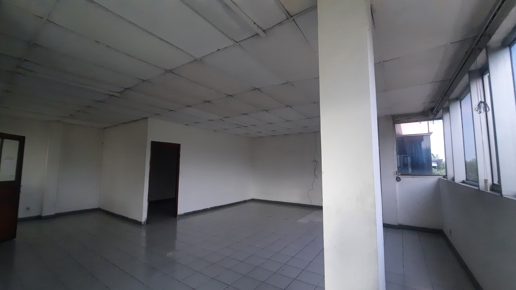 DISEWAKAN GUDANG DAN KANTOR TOB DI KAWASAN INDUSTRI JABABEKA TAHAP 2 DEKAT PINTU TOL CIKARANG UTARA DAN CIKARANG BARAT