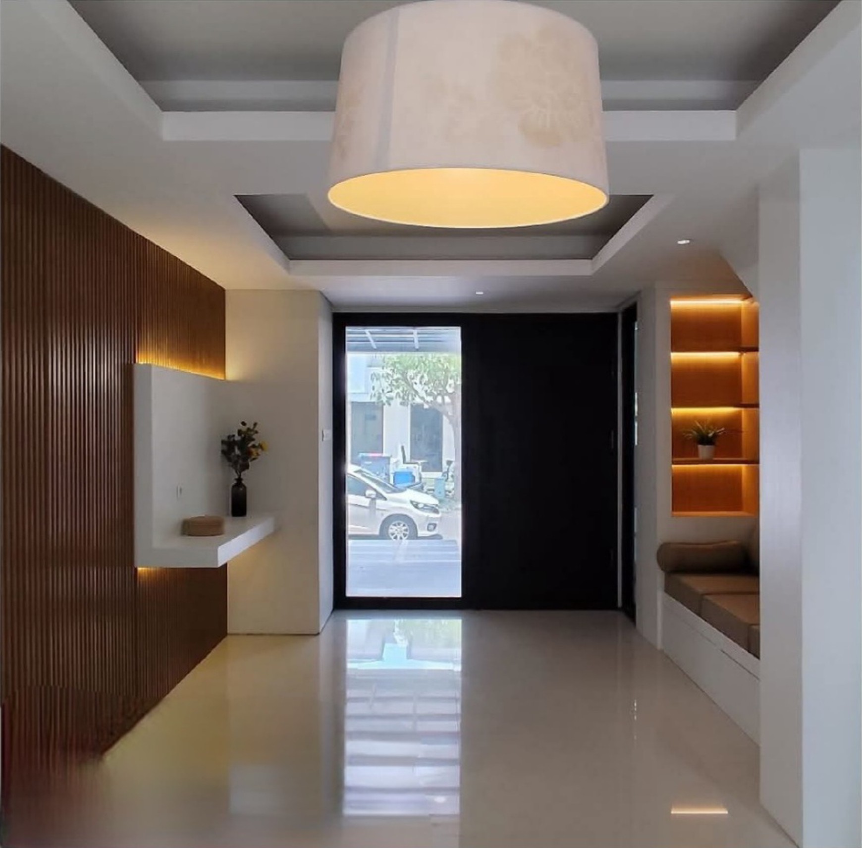 Dijual Rumah Baru Dian Istana Mocca Verbana Bonus Semi Furnished New Modern Dekat Graha Family, Pakuwon Mall