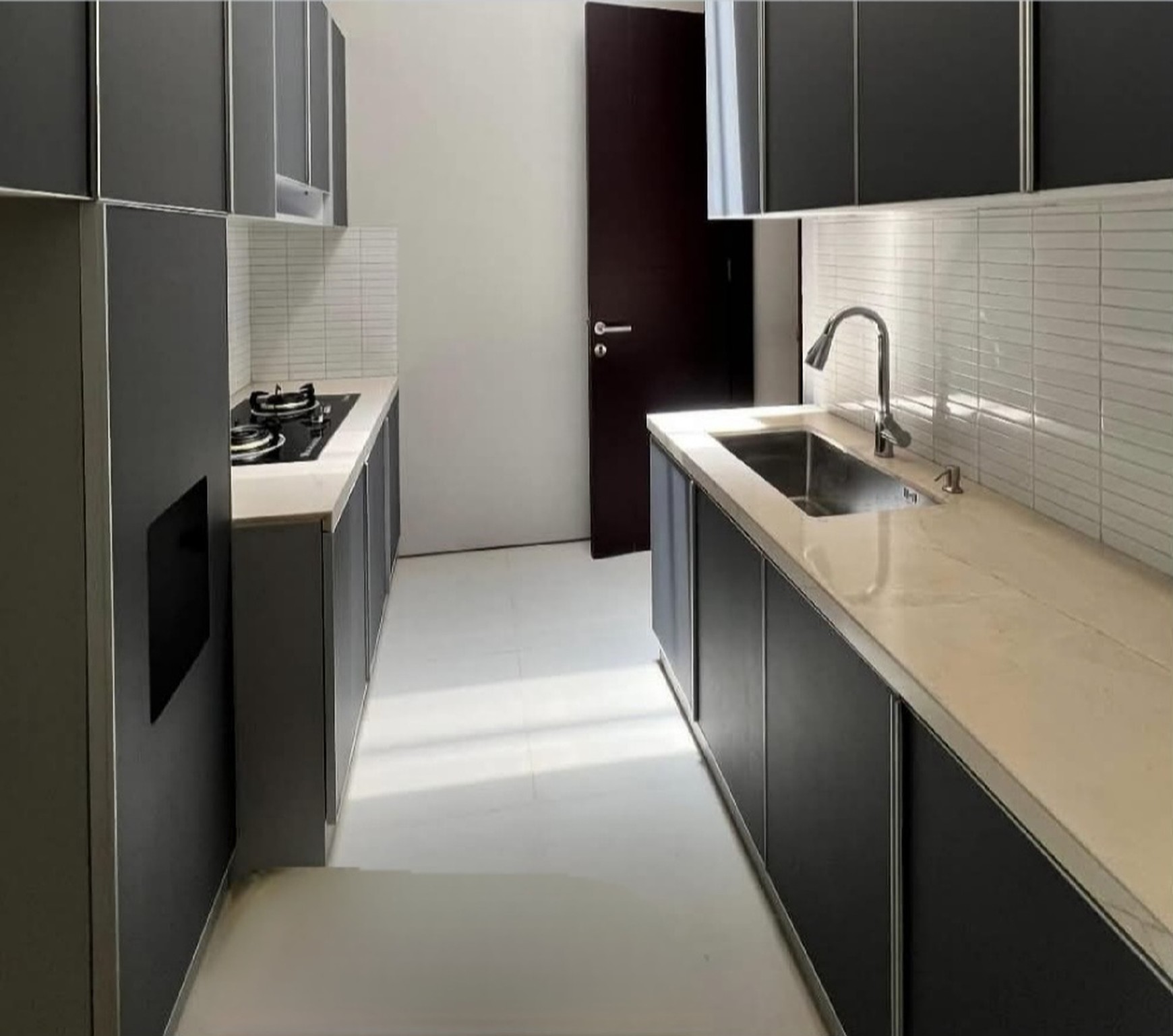 Dijual Rumah Baru Dian Istana Mocca Verbana Bonus Semi Furnished New Modern Dekat Graha Family, Pakuwon Mall