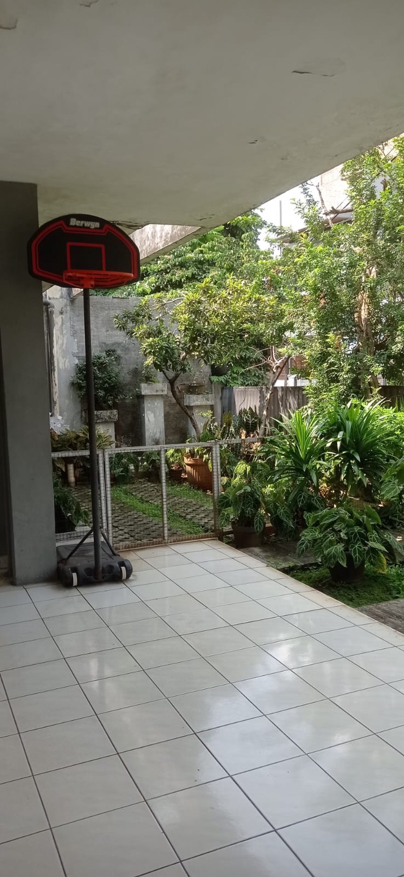 Dijual Rumah dan Kost Terjangkau di Jl. Tebet Barat - Investasi Menjanjikan di Lokasi Strategis
