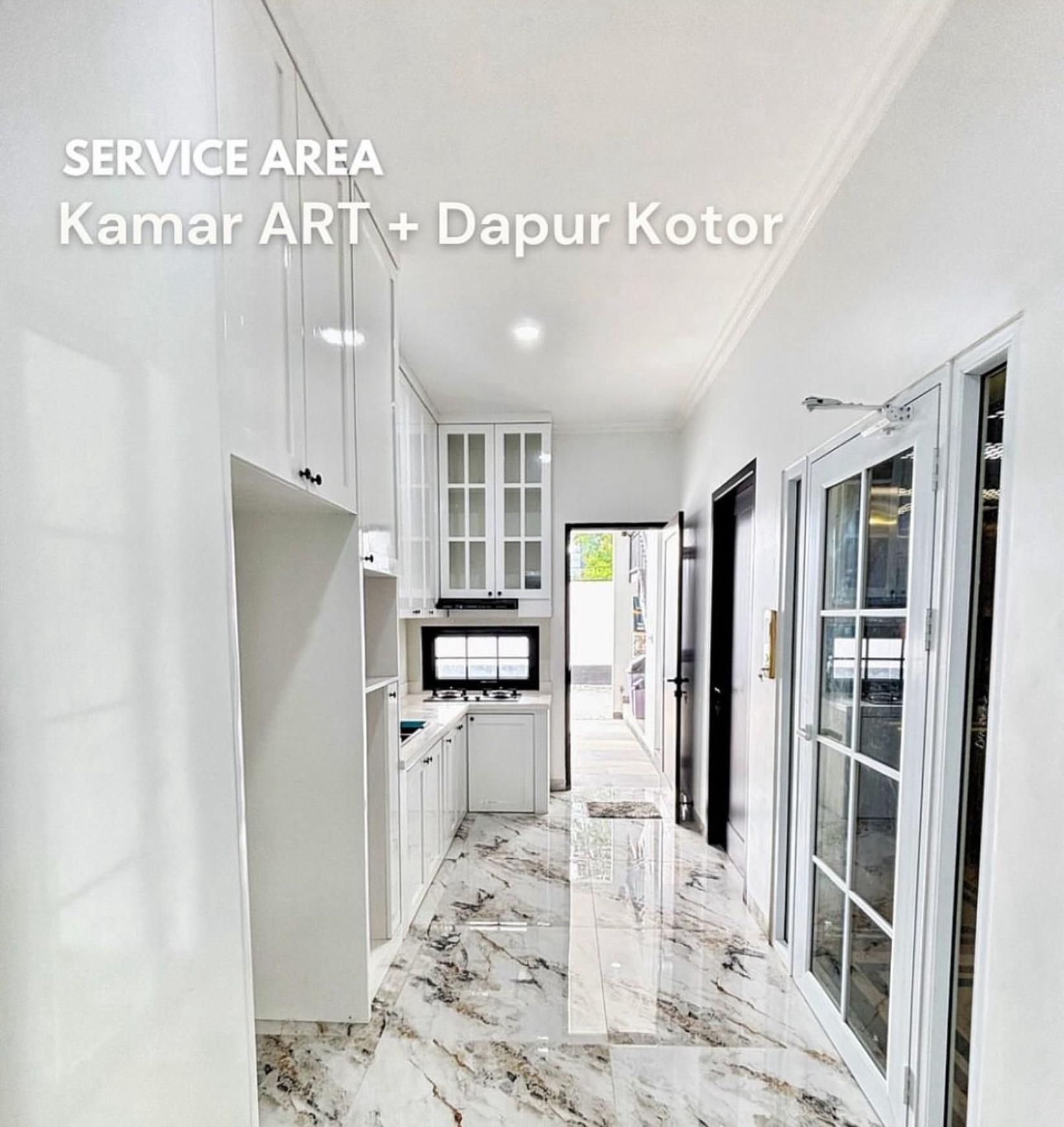 Rumah Brand New Town House American Classic style, dikawasan strategis Jakarta Selatan, mewah, eksklusif hanya 7 rumah, 3  menit ke Buncit Raya, 5 Man 