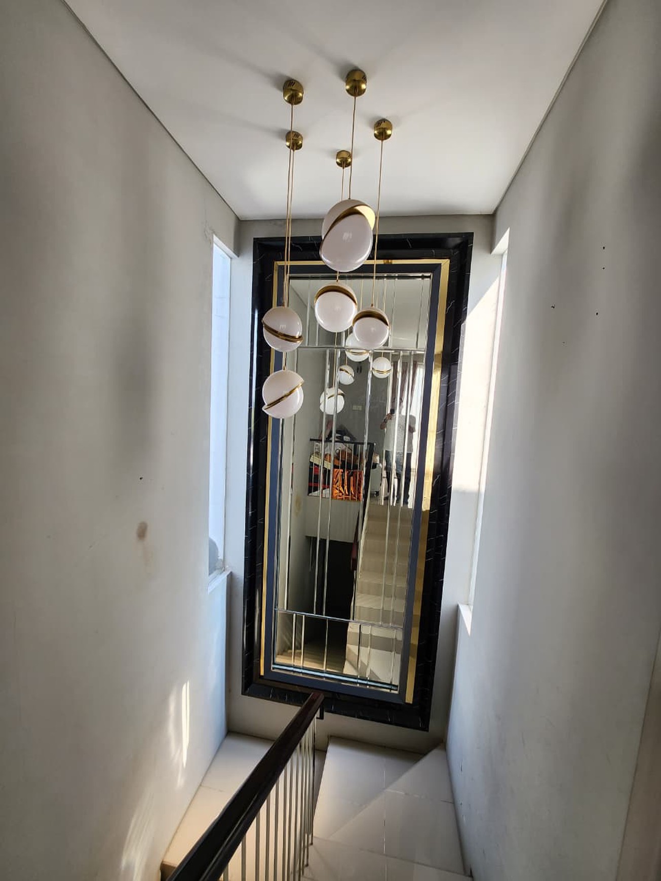 Harga 2M-an Full Furnished Royal Residence Wiyung