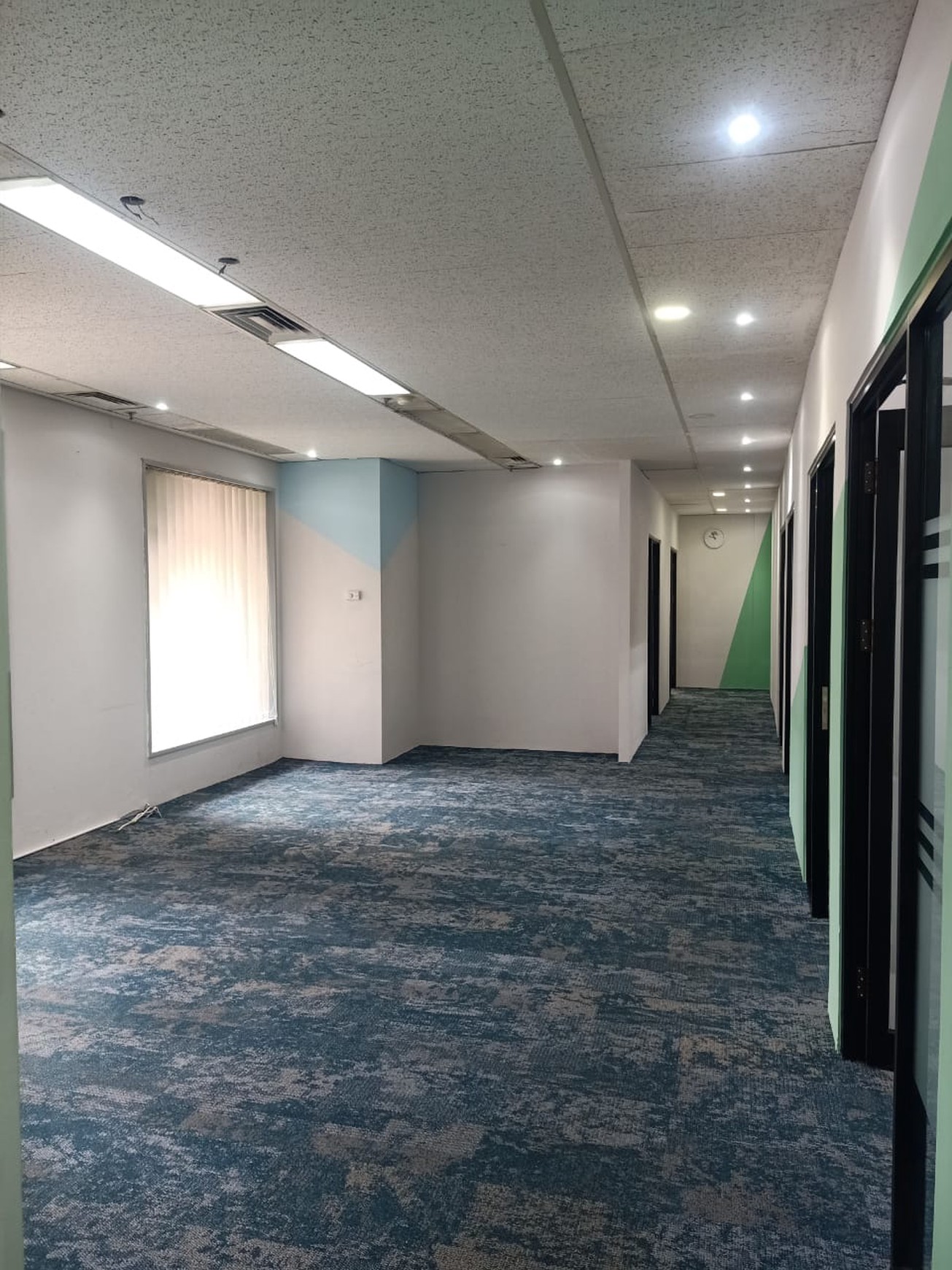 Office Menara Thamrin Jakarta Pusat 340 sqm, partition, strategis  berjarak  600 meter ke MRT station, dan 200 meter ke Sarinah