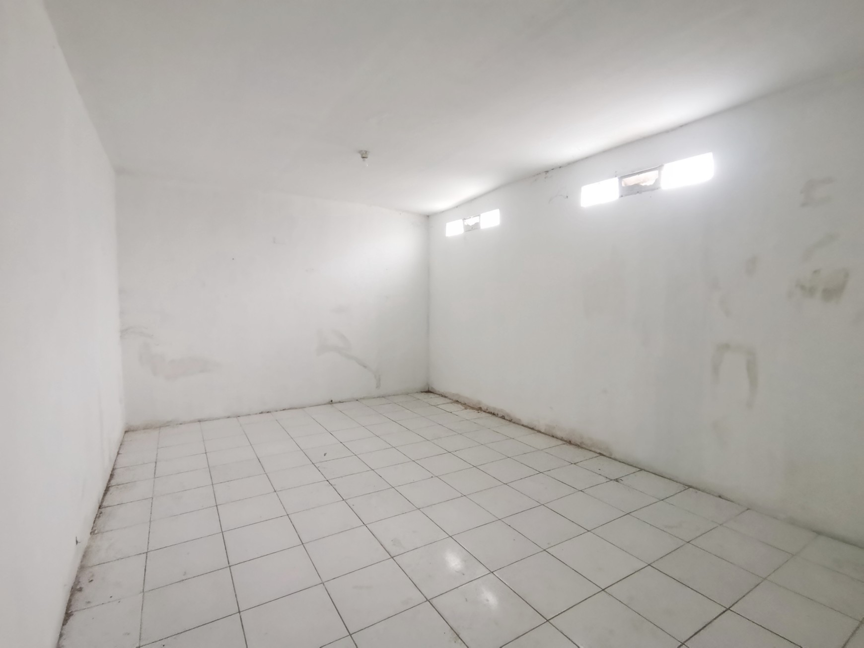 Ruko Luas di Karawang Dekat Rengasdengklok Cocok Untuk Minimarket