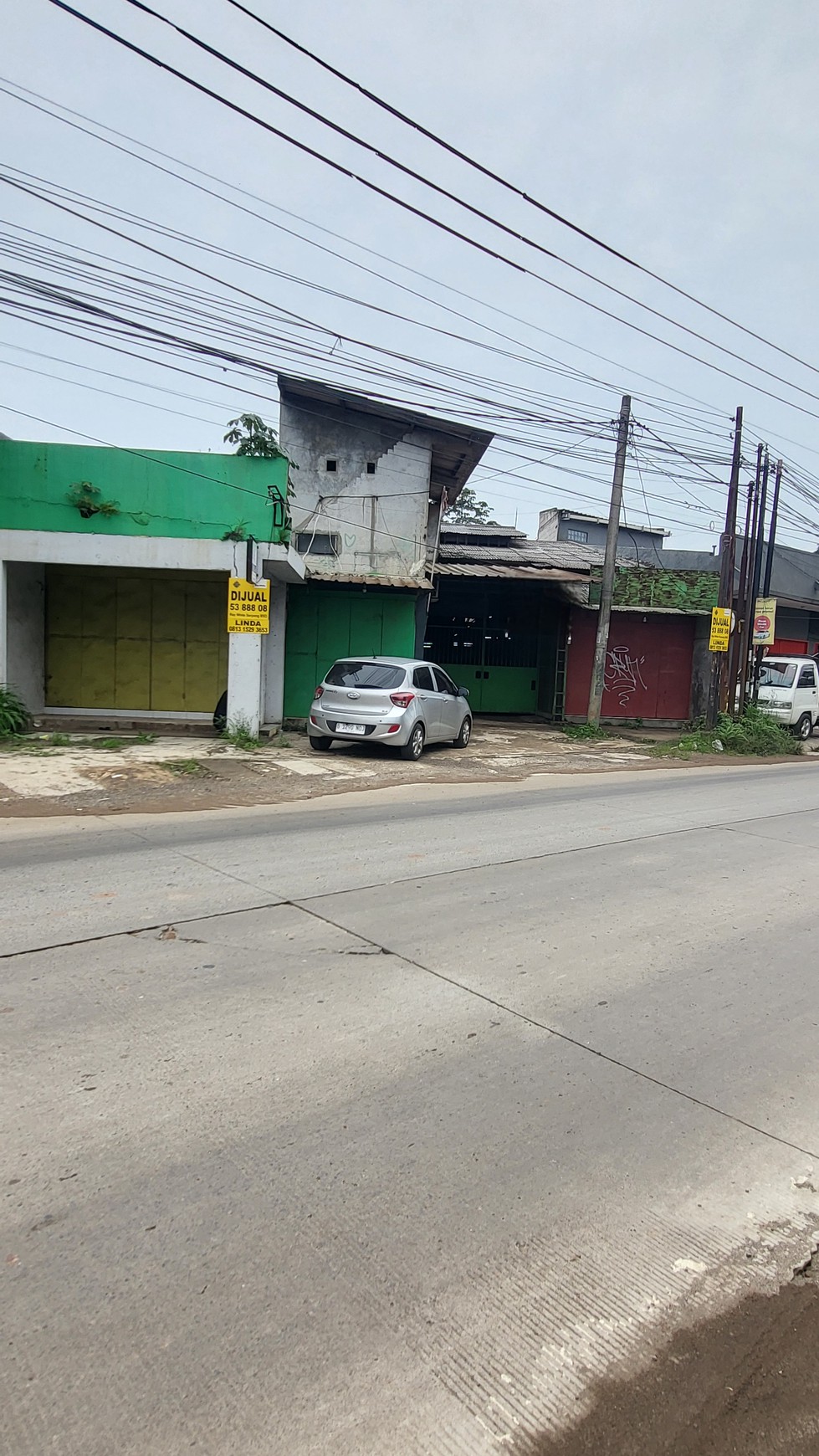 Gudang Hadap Jalan Raya di Cisauk Legok Tangerang