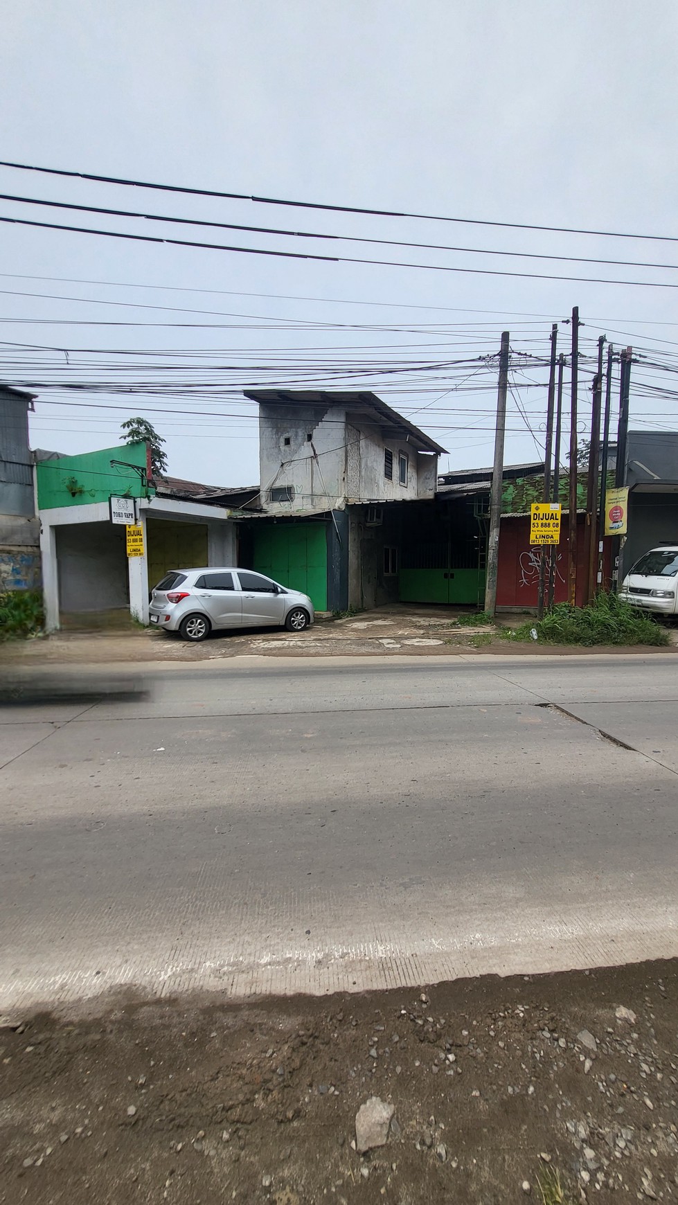 Gudang Hadap Jalan Raya di Cisauk Legok Tangerang