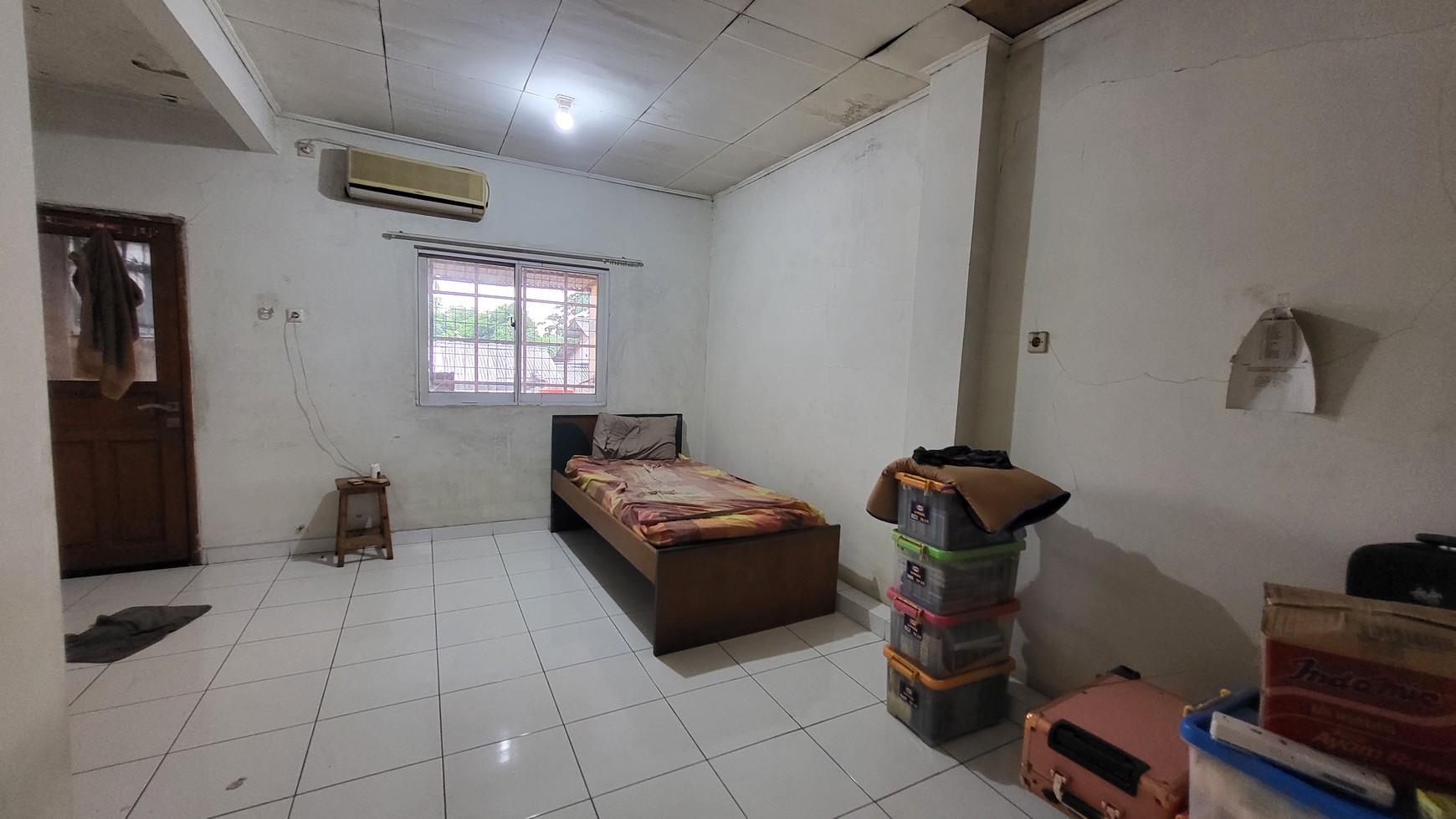 Gudang Hadap Jalan Raya di Cisauk Legok Tangerang