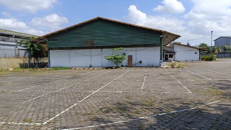East Surabaya Industrial Warehouse Opportunity