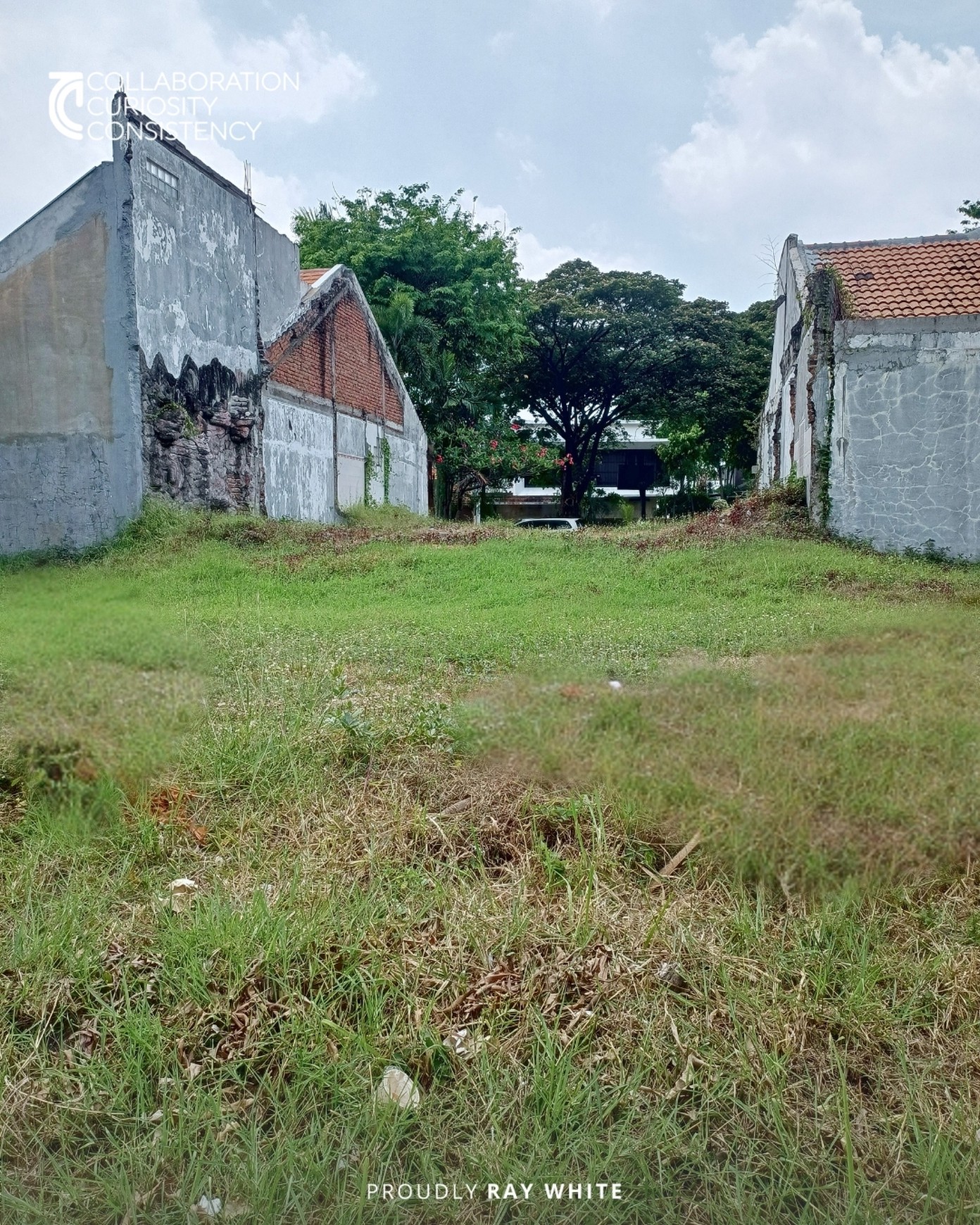 Tanah Dijual Murah dan Luas Berlokasi Strategis di Villa Taman Telaga Citraland, Surabaya