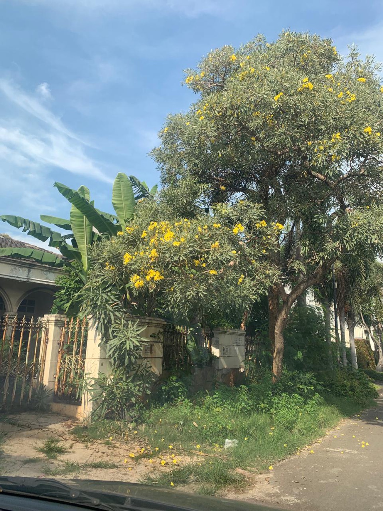 Rumah Hitung Tanah Di Jl Bukit Hijau Pondok Indah Jakarta Selatan