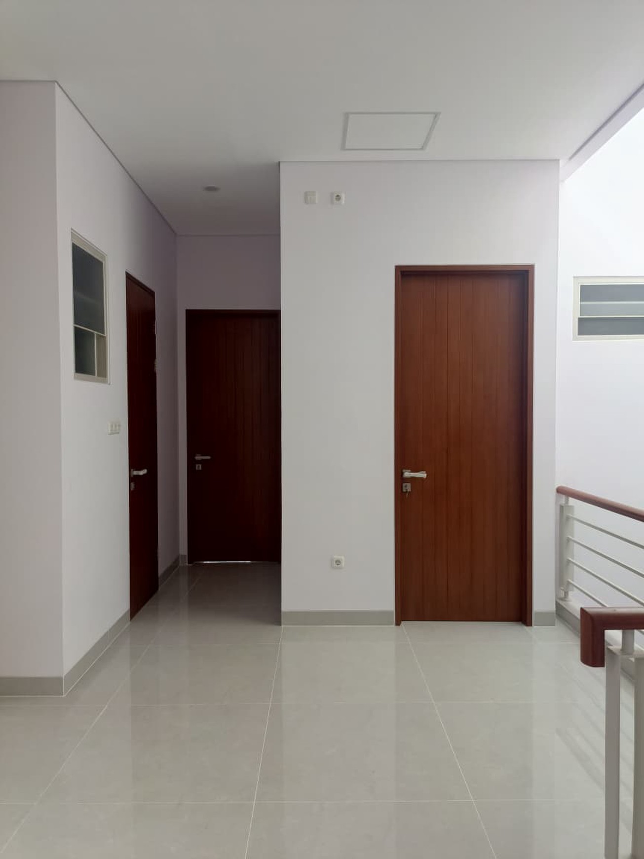 Jual cepat Rumah Baru Semi Furnished + Rooftop Di  Radio Dalam Jakarta Selatan