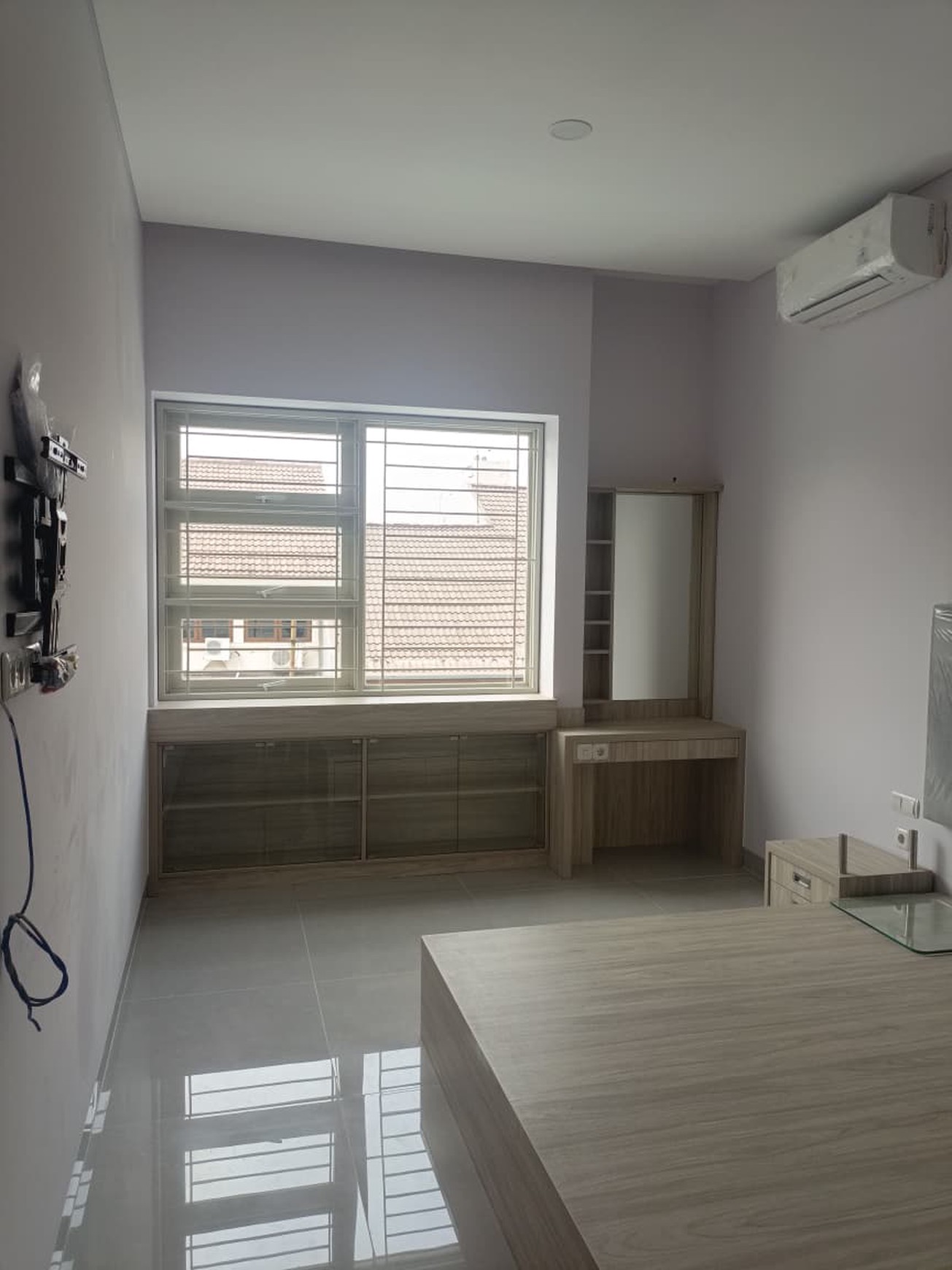 Jual cepat Rumah Baru Semi Furnished + Rooftop Di  Radio Dalam Jakarta Selatan