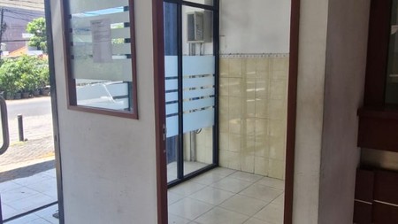 Disewakan Ruko Strategis di Jalan Tenggilis Barat Surabaya