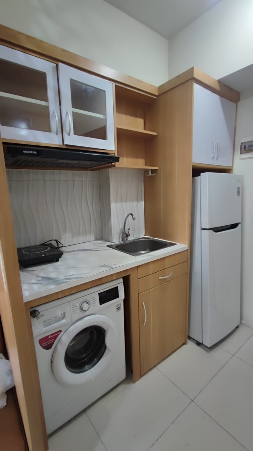 Sewa Apartemen Full Furnished dengan Good View di Gunawangsa Tidar Tower A Lantai 09