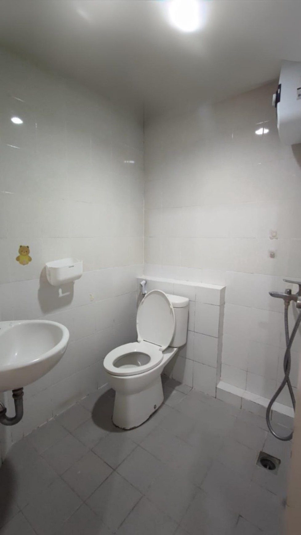 Sewa Apartemen Full Furnished dengan Good View di Gunawangsa Tidar Tower A Lantai 09