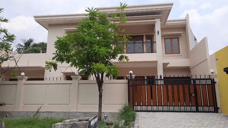 Rumah Bagus Di Jl Delman Indah Kebayoran Lama Jakarta Selatan