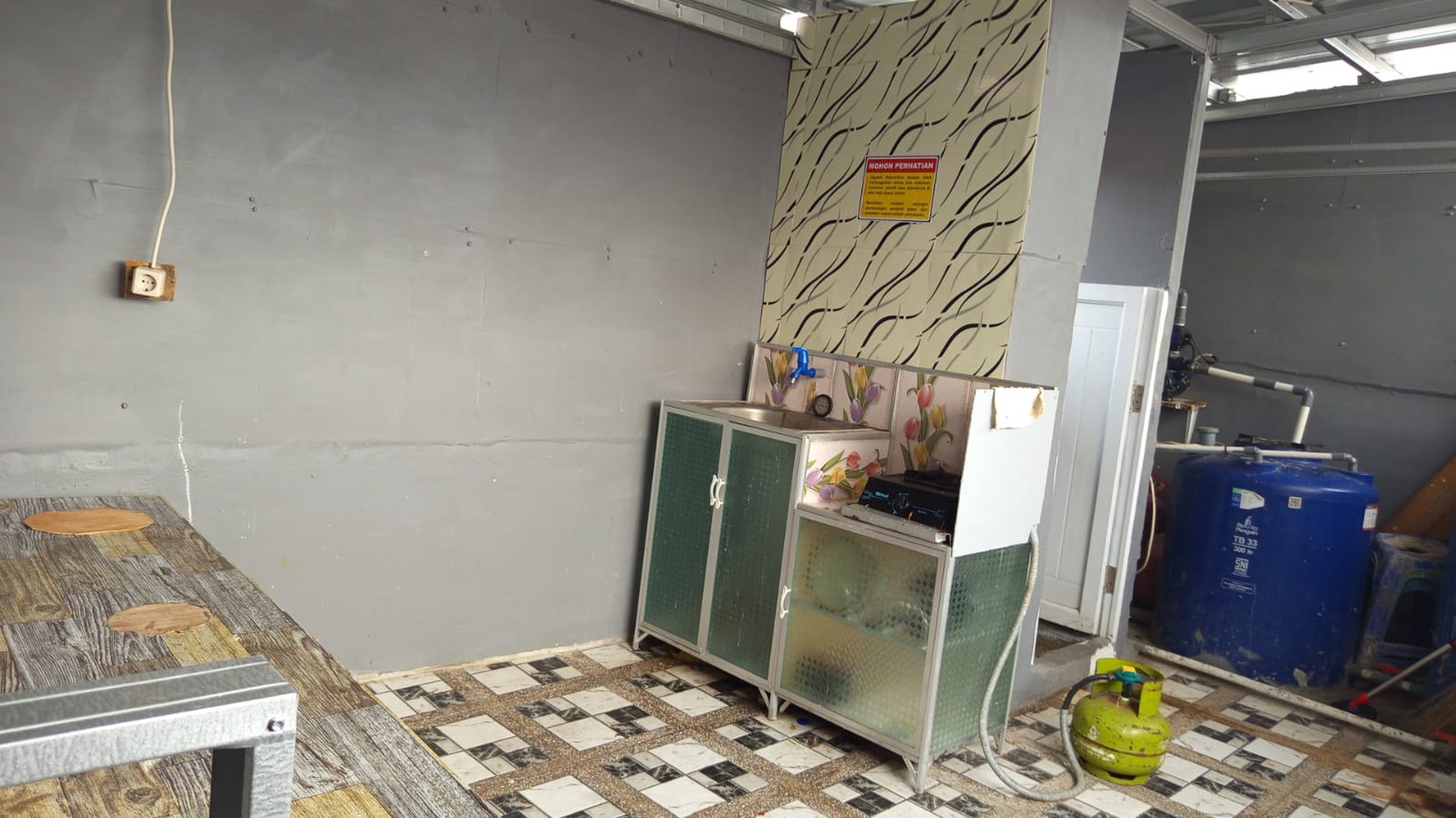 Kos2an 3 Lantai Full Furnished Dilengkapi AC, Di Bukit Duri, Tebet