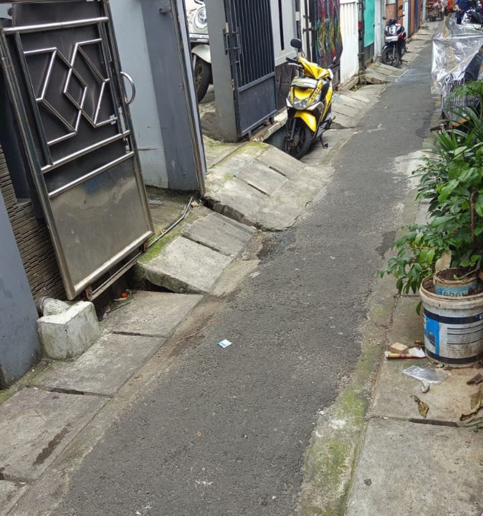 Kos2an 3 Lantai Full Furnished Dilengkapi AC, Di Bukit Duri, Tebet