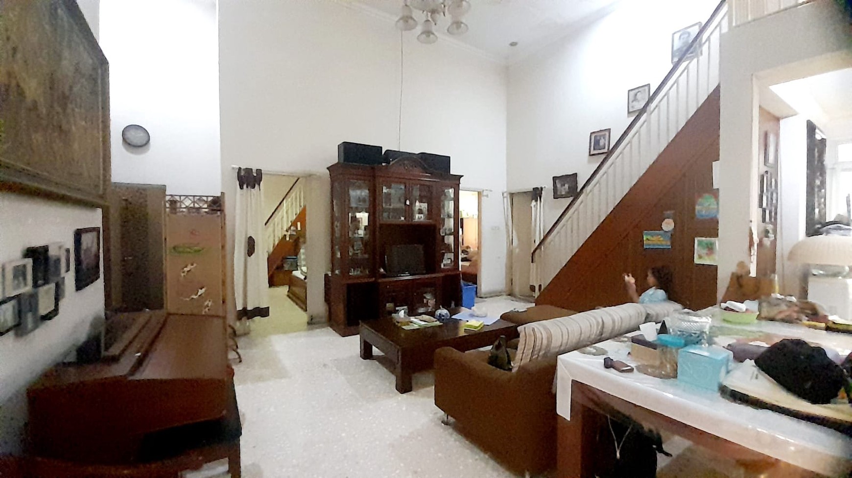 Rumah dengan Lahan Luas Dijual di Pondok Pinang Kebayoran Lama Jaksel