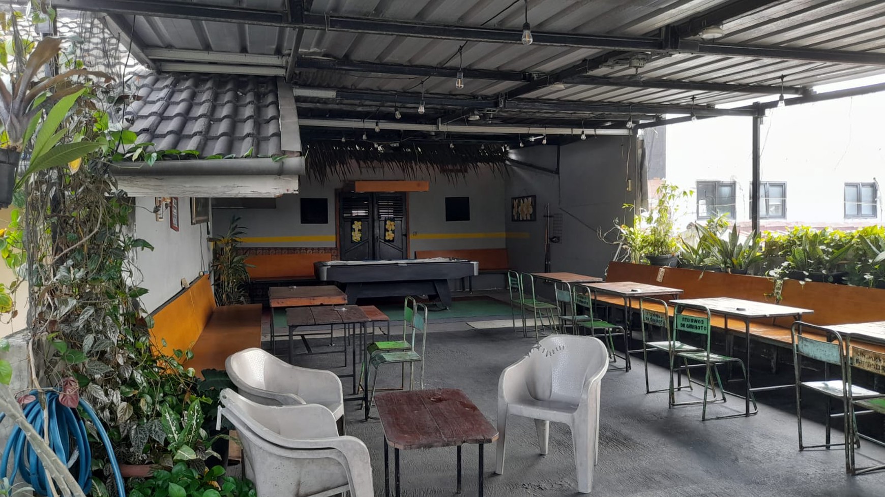 Rumah dengan Lahan Luas Dijual di Pondok Pinang Kebayoran Lama Jaksel