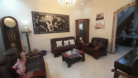 Rumah dengan Lahan Luas Dijual di Pondok Pinang Kebayoran Lama Jaksel