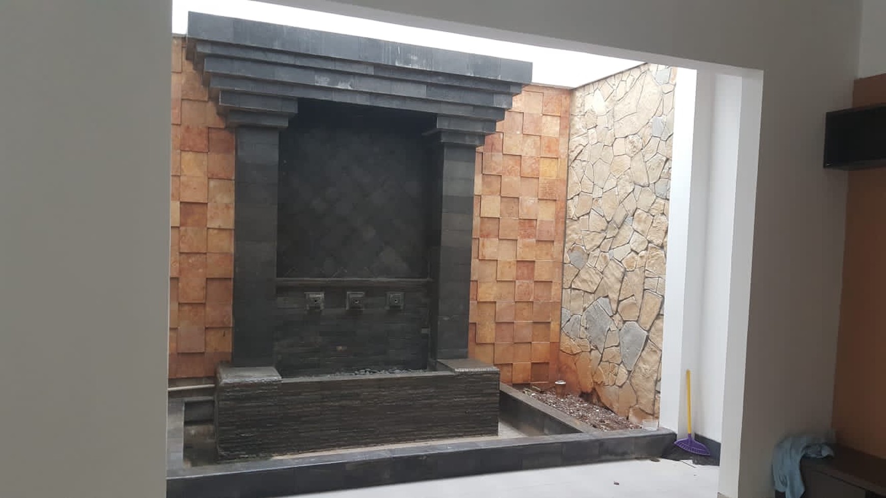 Rumah Bagus Di Emerald View Bintaro Jaya Sektor 9