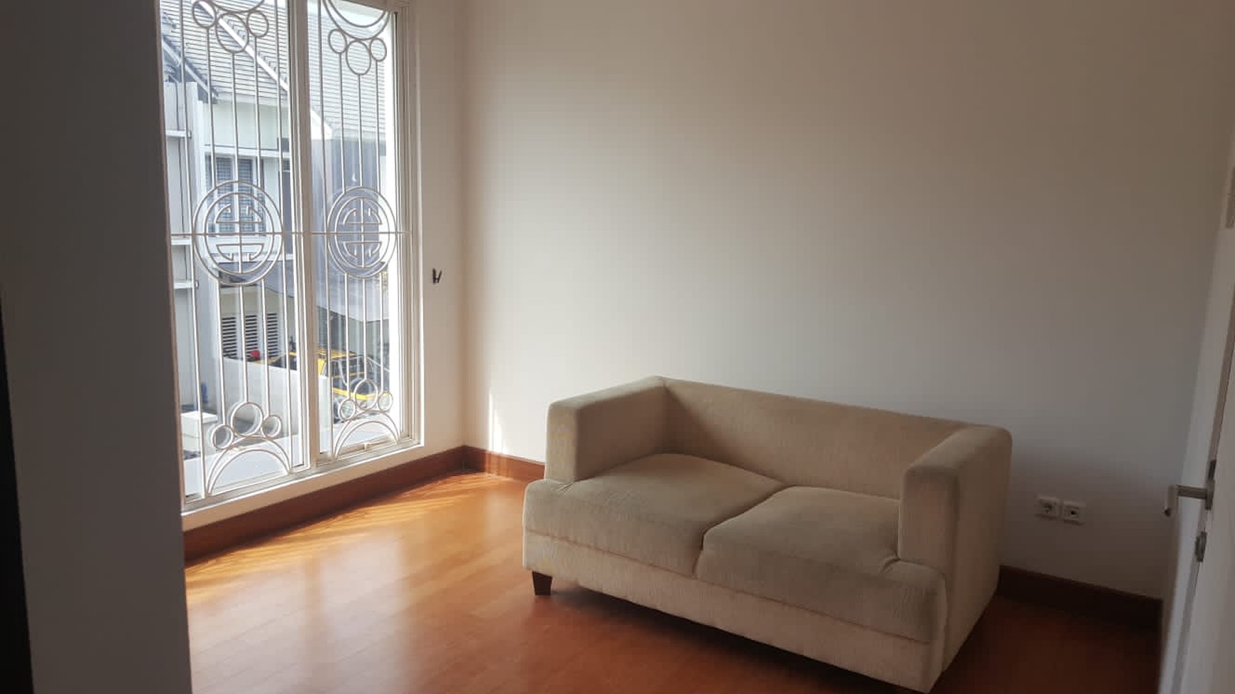 Rumah Bagus Di Emerald View Bintaro Jaya Sektor 9