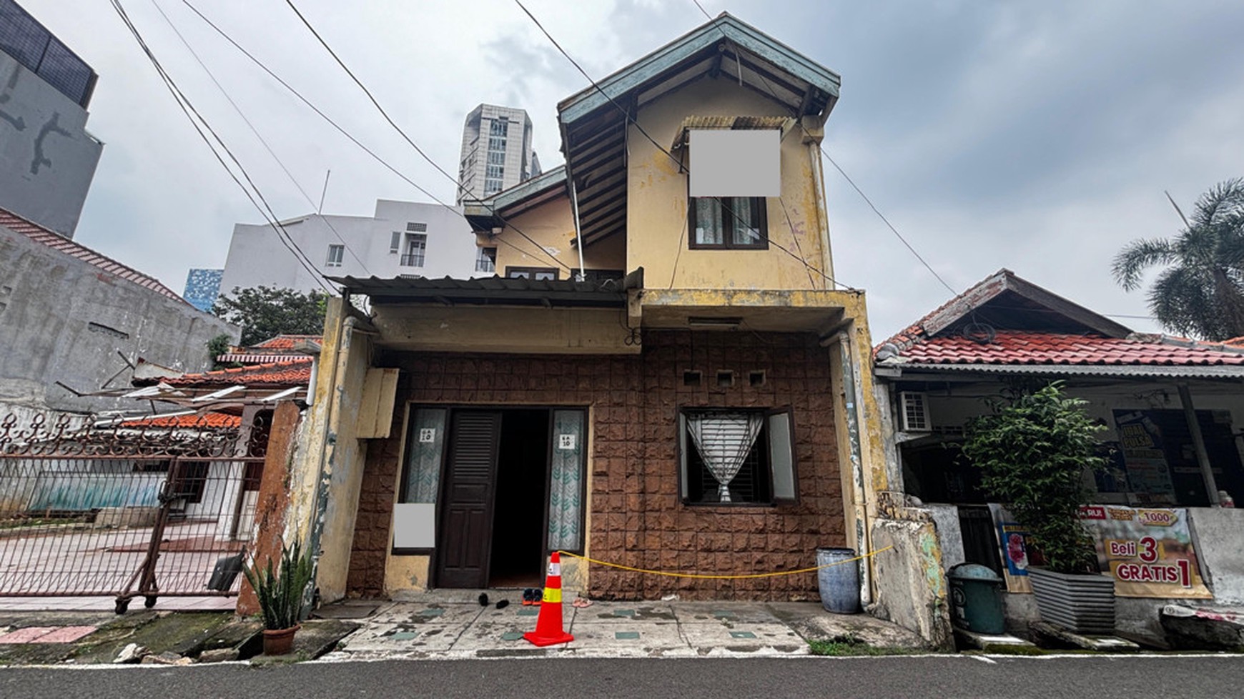 Rumah 2 Lantai Akses Jalan Luas 2 Mobil di Menteng Dalam, Dekat Mall Kokas