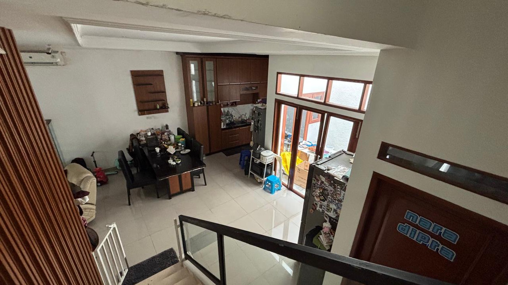 Rumah 2 Lantai Disewakan Lokasi Strategis di Tebet Timur Dalam - 5KT, Semi Furnish, Carport 2