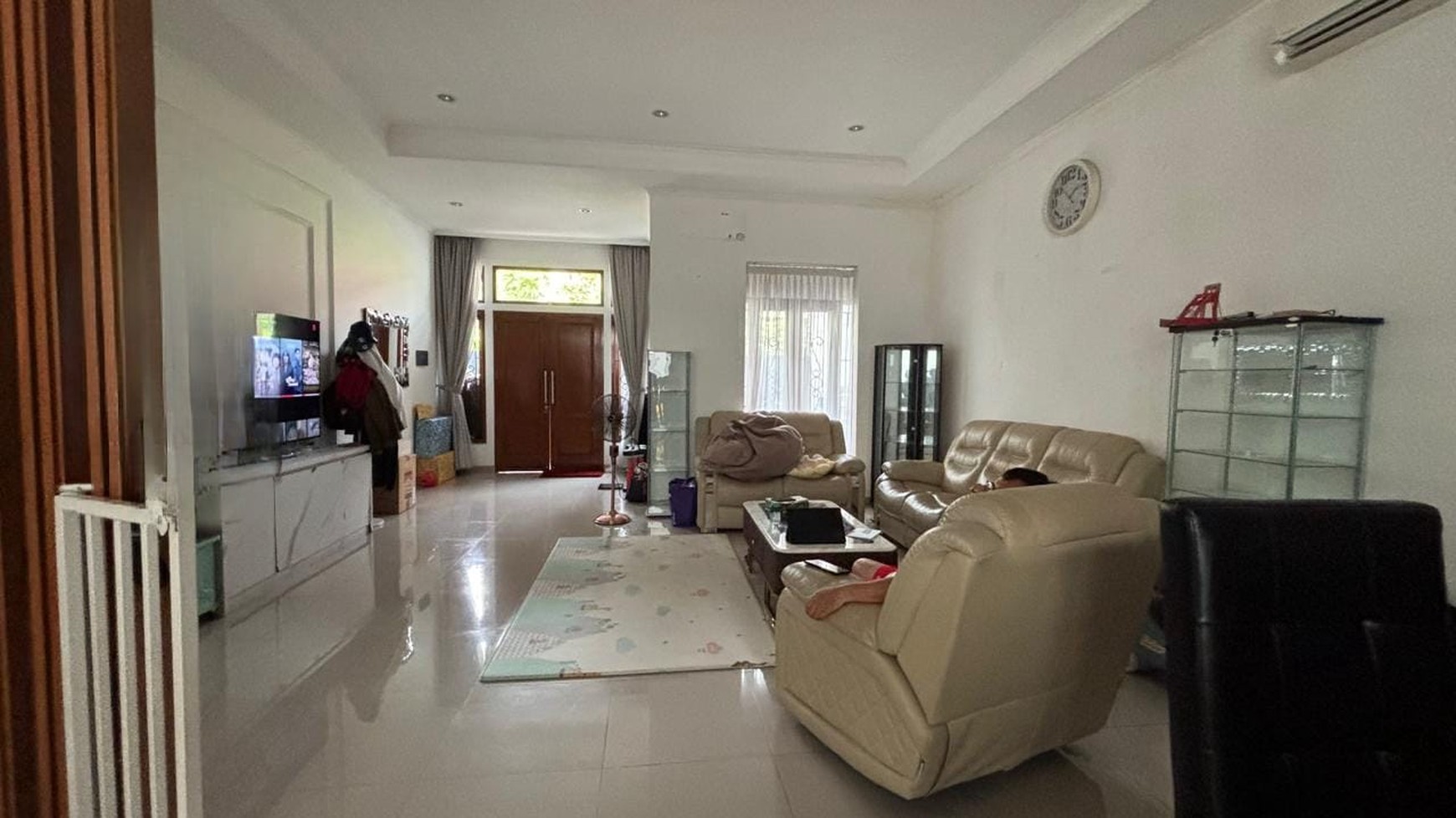 Rumah 2 Lantai Disewakan Lokasi Strategis di Tebet Timur Dalam - 5KT, Semi Furnish, Carport 2