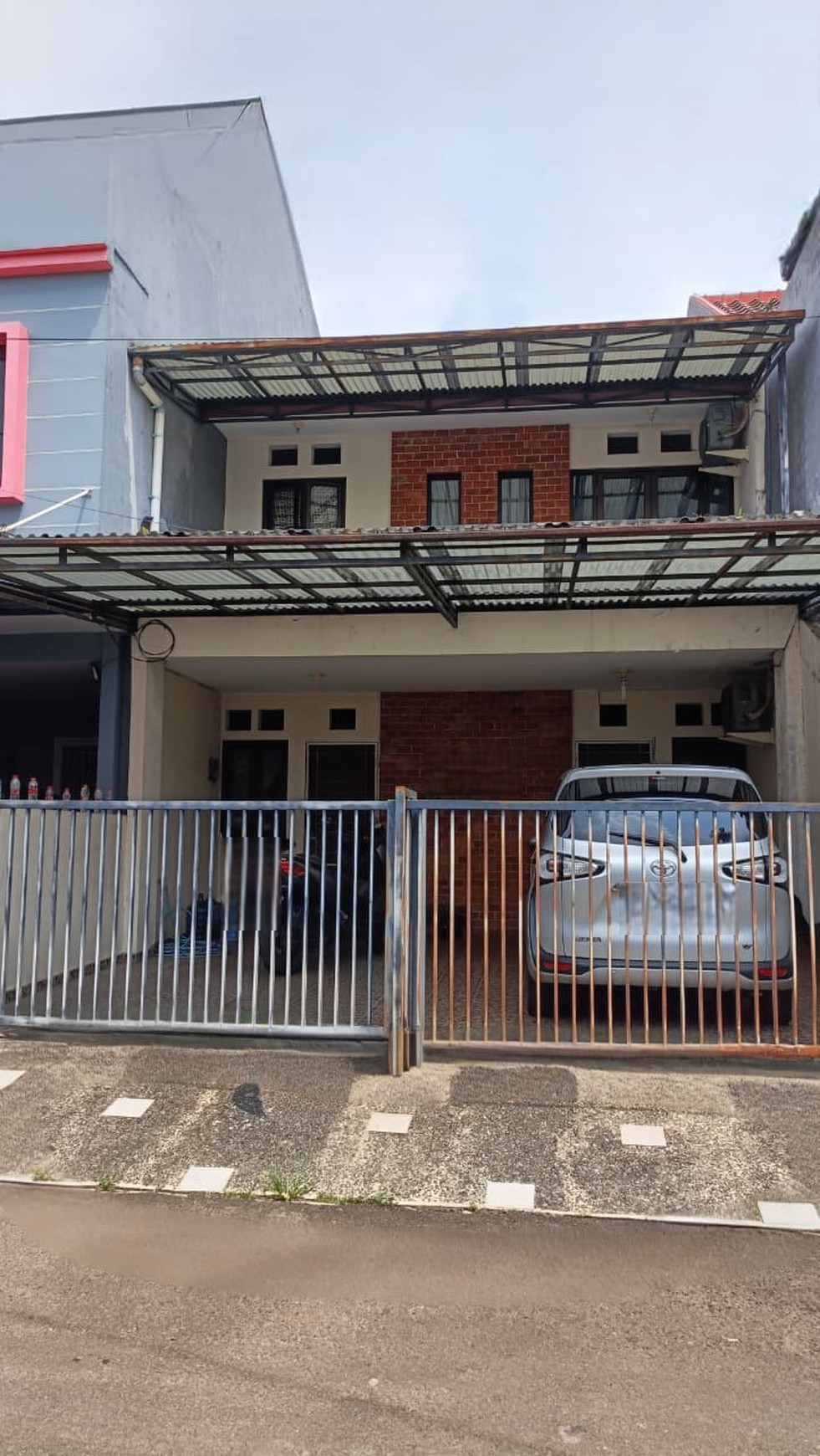 Hunian murah dengan sentuhan bata merah ekspos di Bintaro Jaya