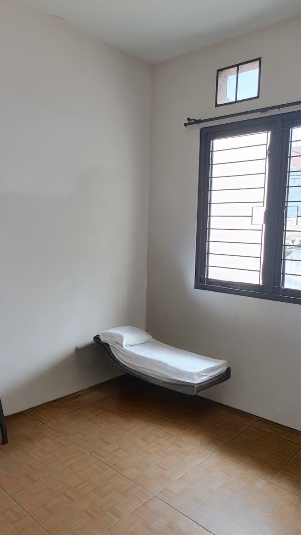 Hunian murah dengan sentuhan bata merah ekspos di Bintaro Jaya