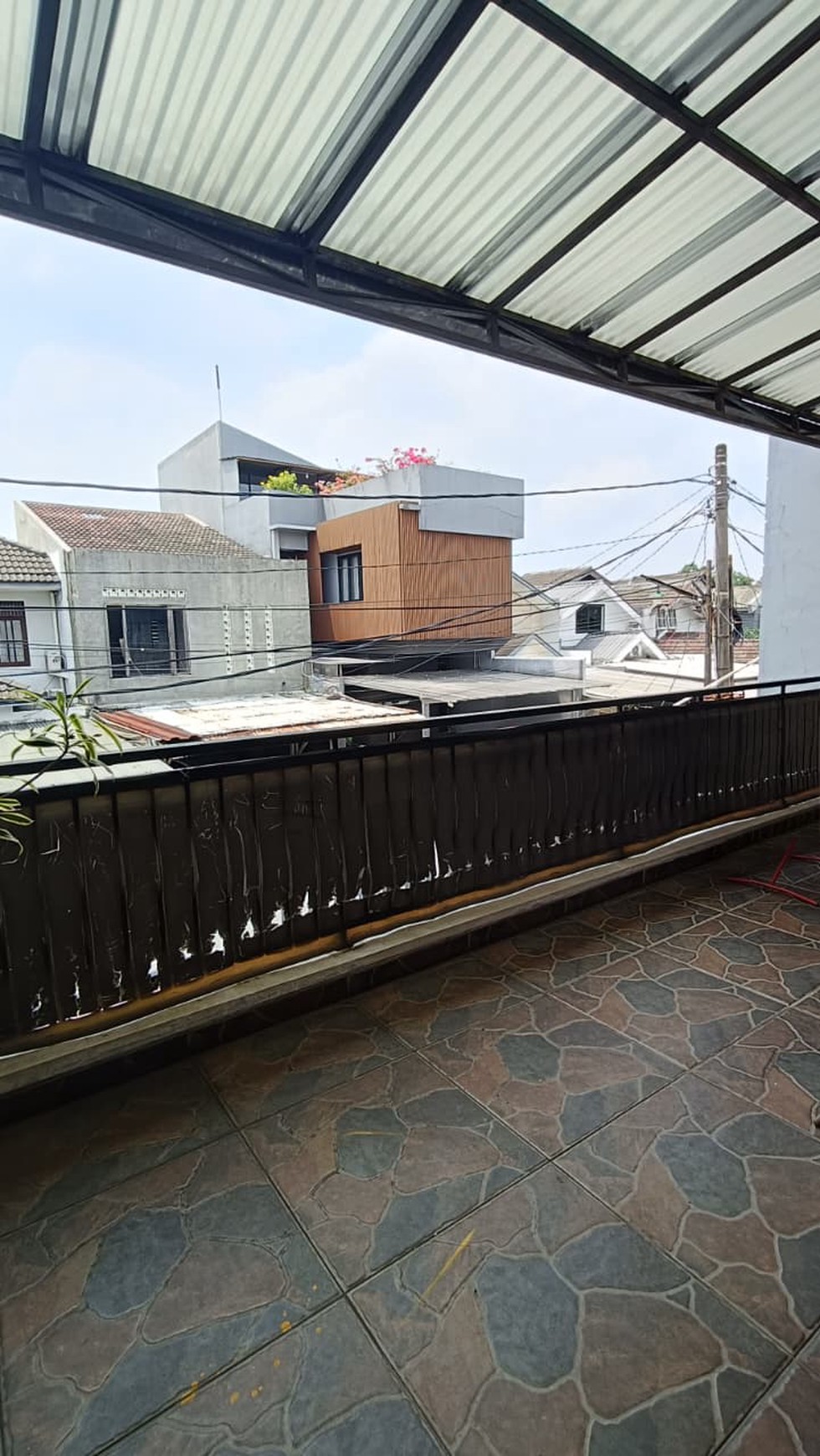 Hunian murah dengan sentuhan bata merah ekspos di Bintaro Jaya